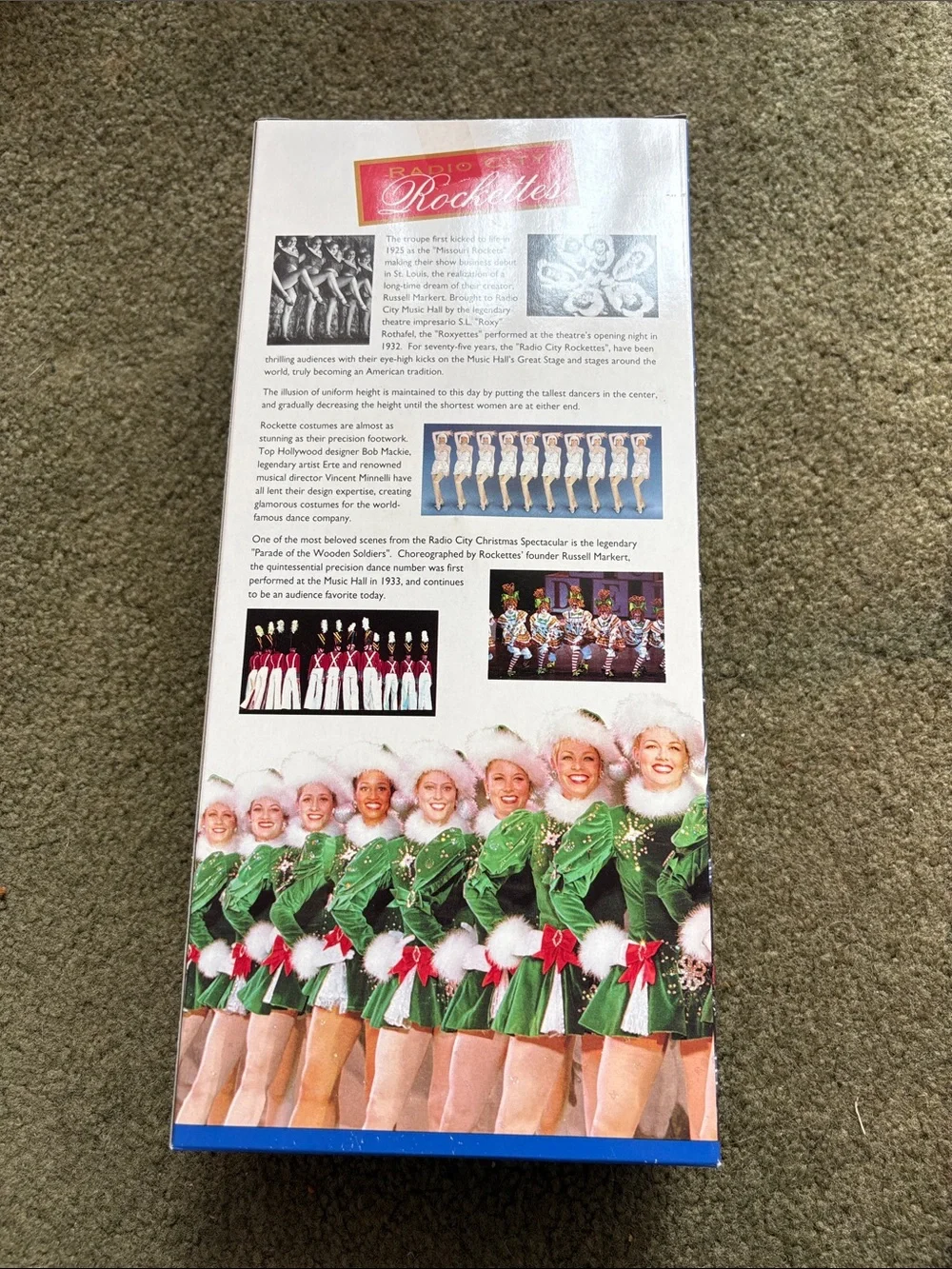 RADIO CITY CHRISTMAS ROCKETTES BARBIE STYLE DOLL #936008 RED SANTA OUTFIT